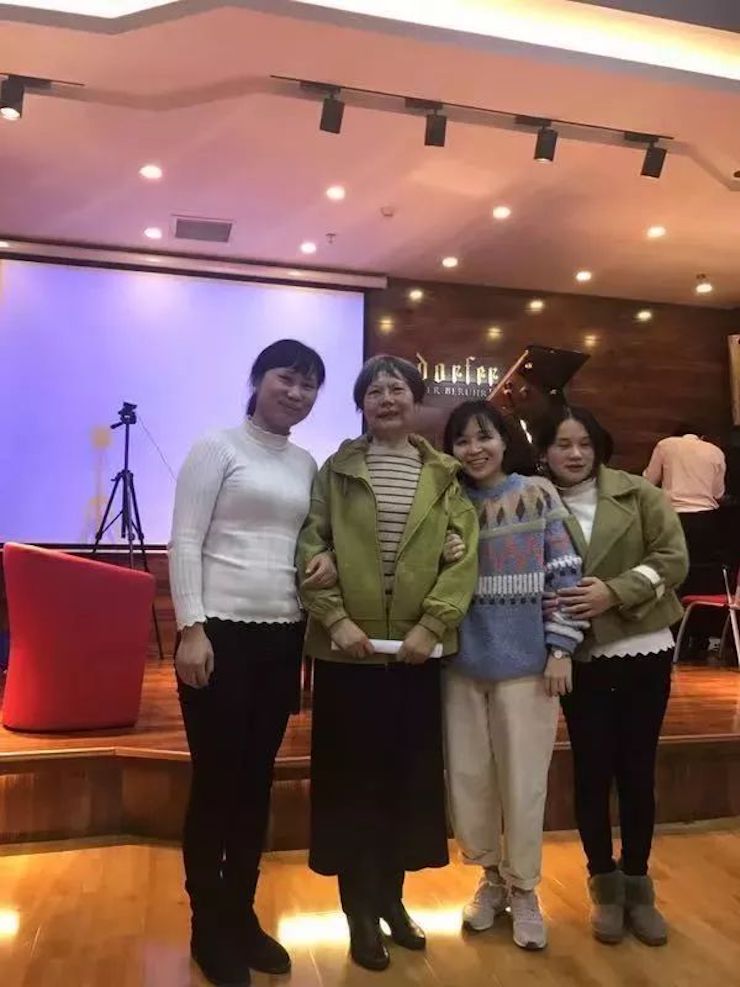 大润发贵宾厅特邀艺术家白志娴